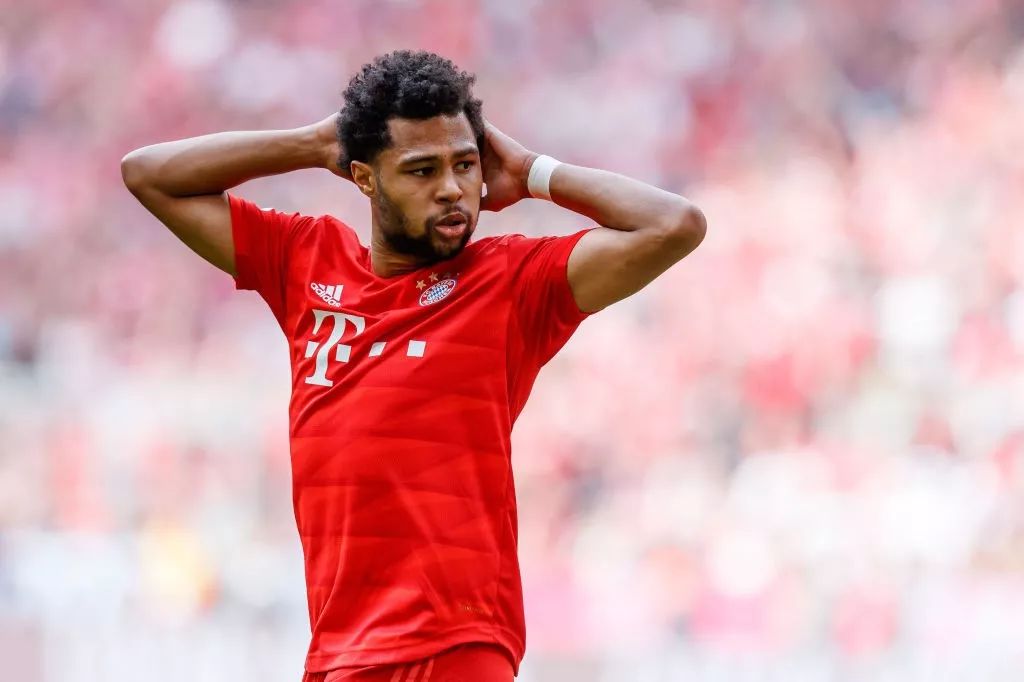 包含Rookie回归赛场，突破纪录首场状态亮眼，拜仁观众沸腾！的词条